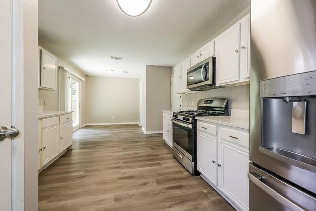 18450 Hollow Oaks Circle, Porter, TX 77365