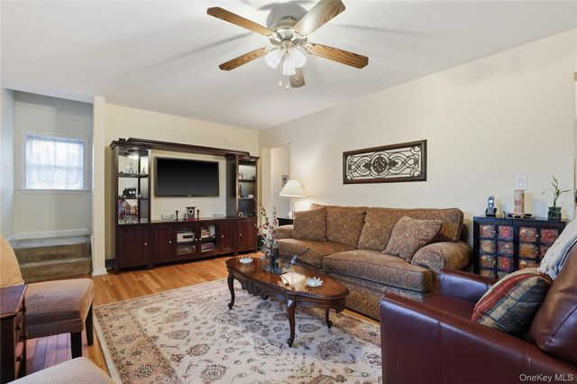 6-8 Marion Avenue, Harrison, NY 10528