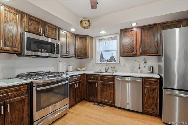 6-8 Marion Avenue, Harrison, NY 10528