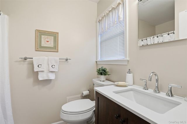 6-8 Marion Avenue, Harrison, NY 10528