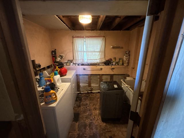 22 Carlen Drive, North Branford, CT 06472