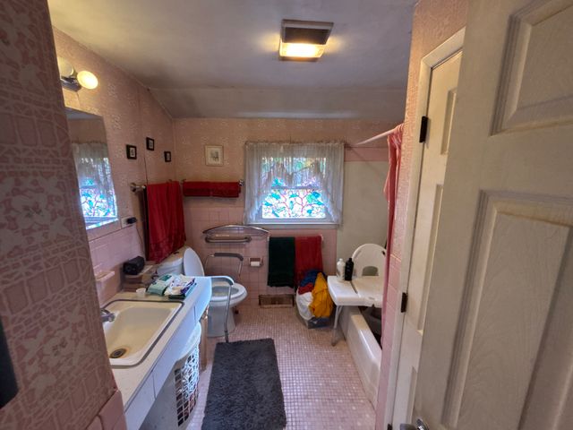 22 Carlen Drive, North Branford, CT 06472