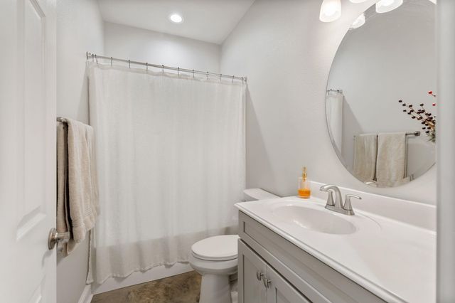 413 E Spruce Street, Huntington, TX 75949