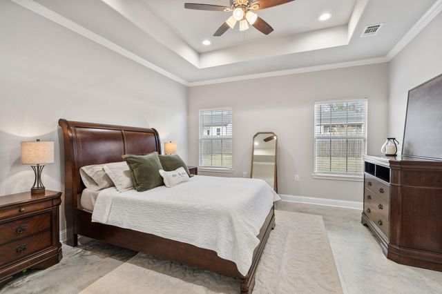 413 E Spruce Street, Huntington, TX 75949