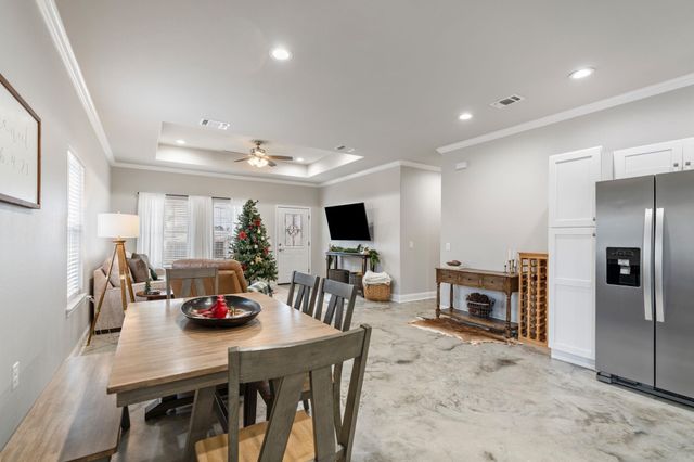 413 E Spruce Street, Huntington, TX 75949