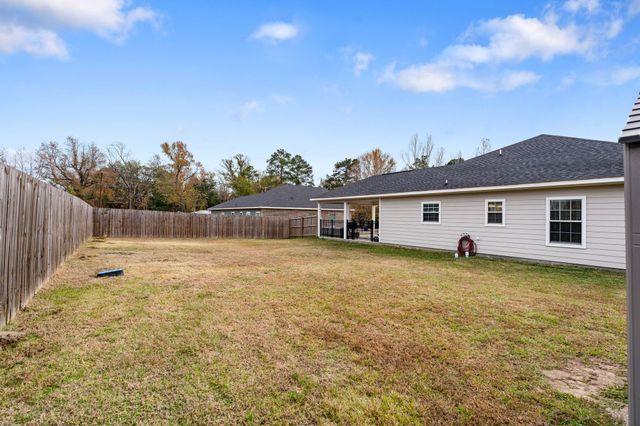 413 E Spruce Street, Huntington, TX 75949