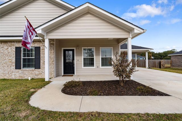 413 E Spruce Street, Huntington, TX 75949