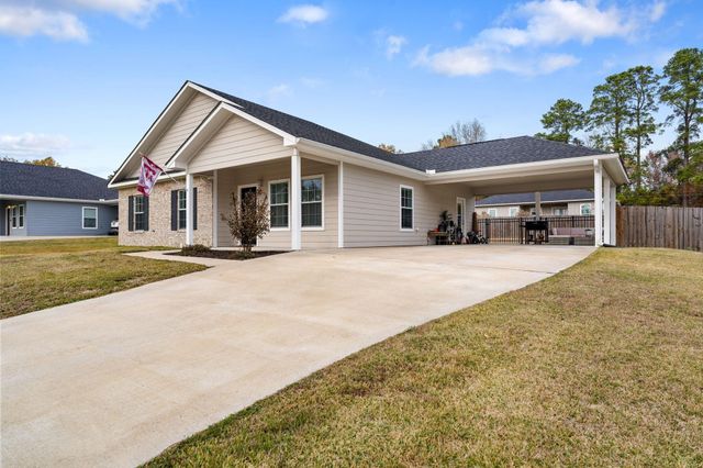 413 E Spruce Street, Huntington, TX 75949