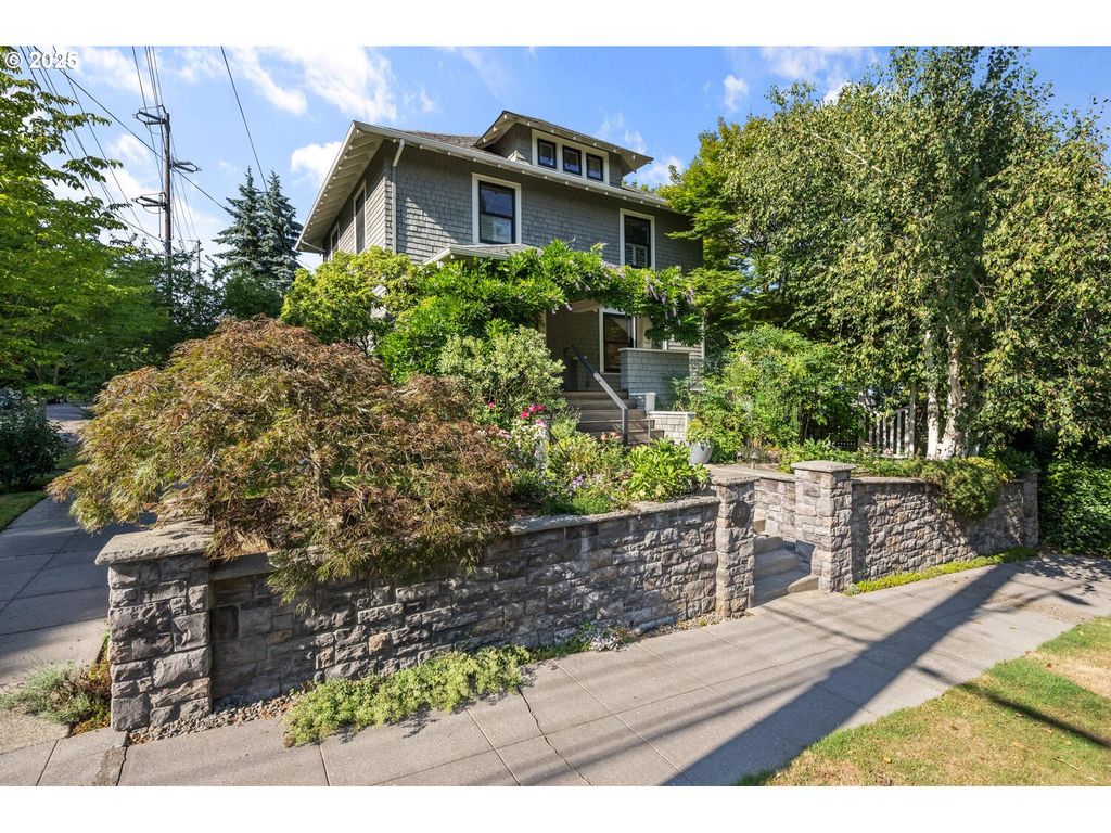 37 S CUSTER St, Portland, OR 97219