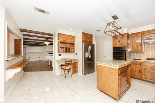 5715 Stratford Ave, Baton Rouge, LA 70808