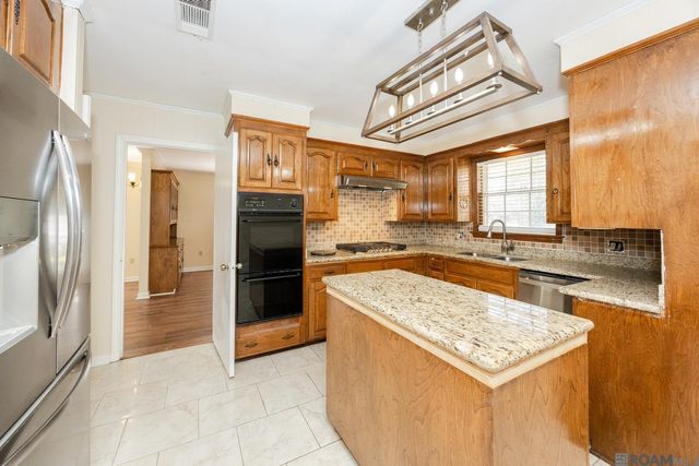 5715 Stratford Ave, Baton Rouge, LA 70808