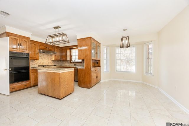 5715 Stratford Ave, Baton Rouge, LA 70808