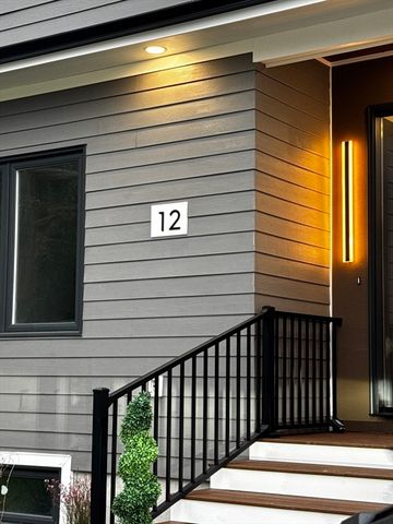 12 Linden St, Natick, MA 01760