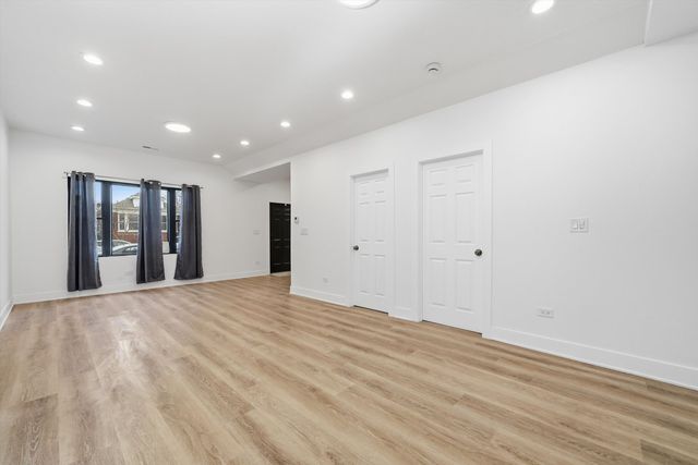 6409 S Albany Avenue, Chicago, IL 60629