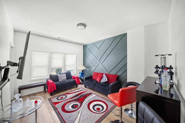 6810 S WABASH Avenue, Chicago, IL 60637