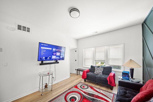 6810 S WABASH Avenue, Chicago, IL 60637