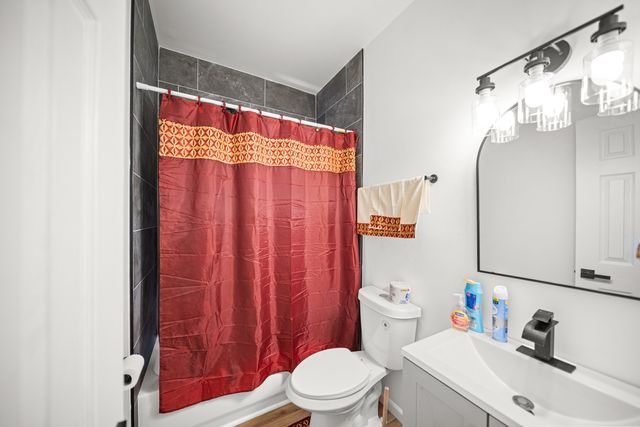 6810 S WABASH Avenue, Chicago, IL 60637