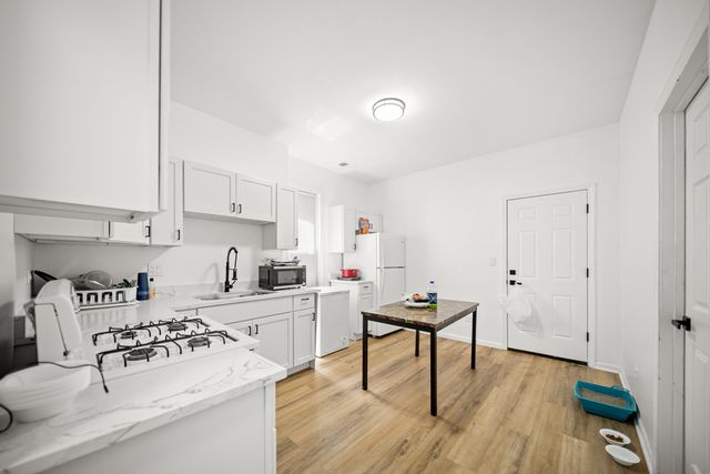 6810 S WABASH Avenue, Chicago, IL 60637