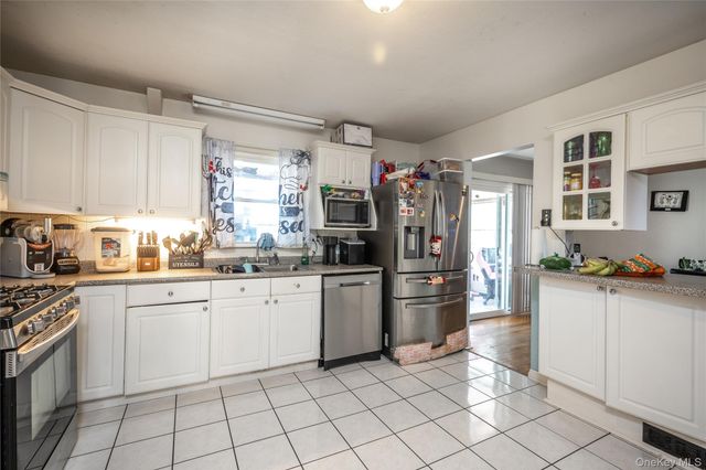 76 Derick Drive, Fishkill, NY 12524