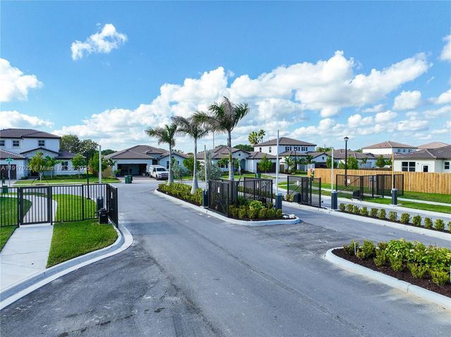 2333 SE 28th Ct, Homestead, FL 33035