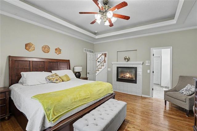 1915 NW WILDWOOD Court, Blue Springs, MO 64015