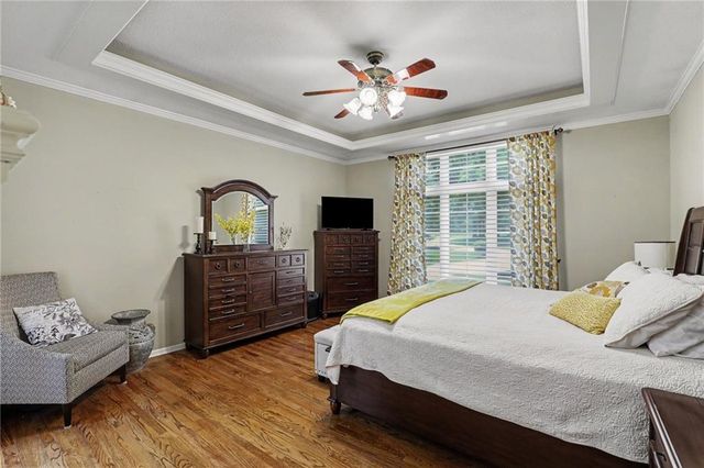 1915 NW WILDWOOD Court, Blue Springs, MO 64015