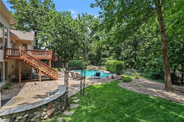 1915 NW WILDWOOD Court, Blue Springs, MO 64015
