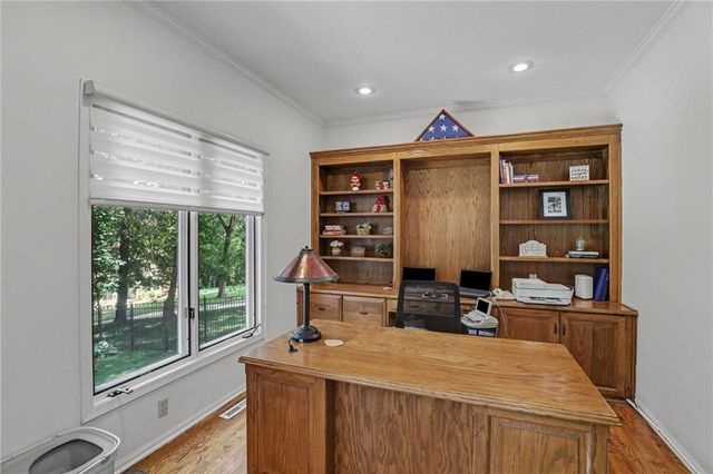 1915 NW WILDWOOD Court, Blue Springs, MO 64015