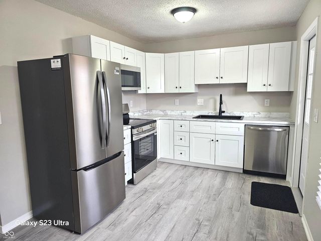 1216 Gwinn Lane, Lapel, IN 46051