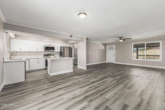 7701 W FAIRMOUNT Avenue, Phoenix, AZ 85033