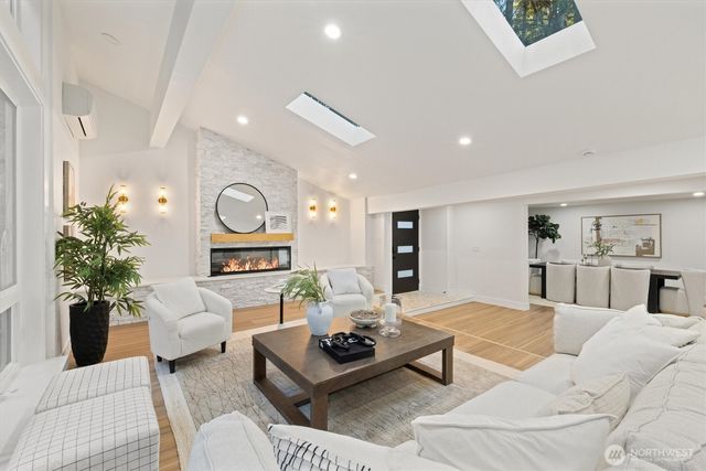 14538 38th Avenue NE, Lake Forest Park, WA 98155