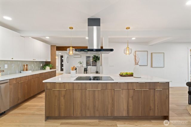 14538 38th Avenue NE, Lake Forest Park, WA 98155