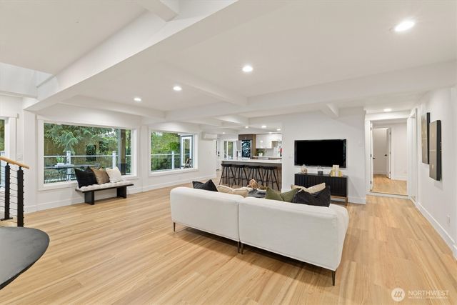 14538 38th Avenue NE, Lake Forest Park, WA 98155