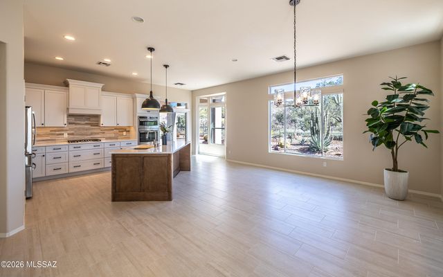 13590 N Nightstar Court, Marana, AZ 85658