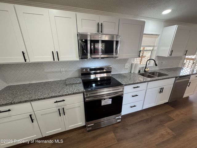 8104 Ridge Road, Weeki Wachee, FL 34613