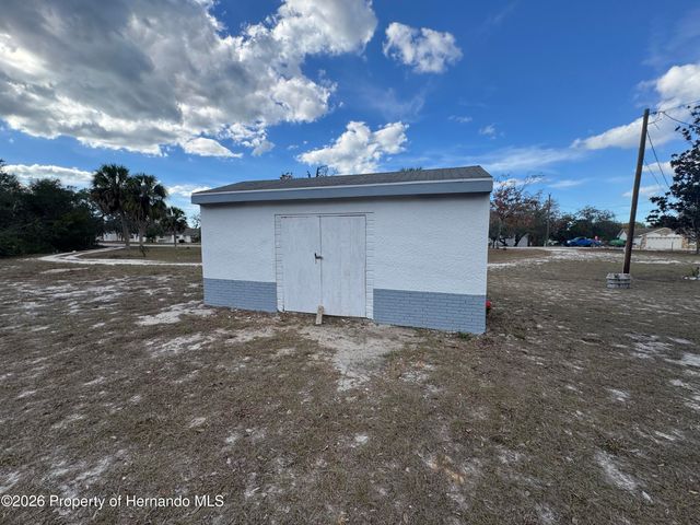 8104 Ridge Road, Weeki Wachee, FL 34613