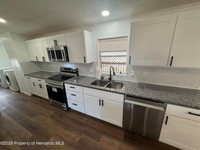 8104 Ridge Road, Weeki Wachee, FL 34613