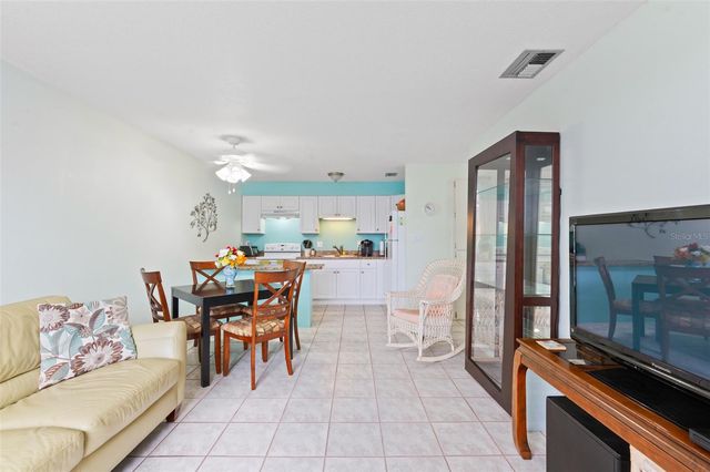 4351 TAHITIAN GARDENS CIRCLE C, Holiday, FL 34691