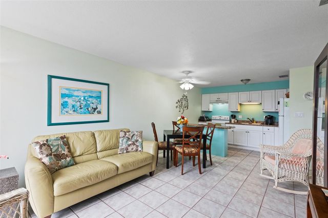 4351 TAHITIAN GARDENS CIRCLE C, Holiday, FL 34691