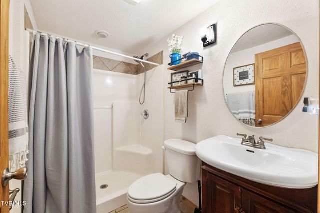 21179 Green Spring Road, Abingdon, VA 24211