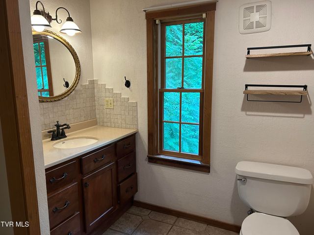 21179 Green Spring Road, Abingdon, VA 24211