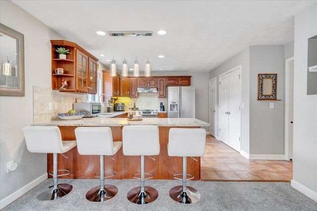 1818 High Gate LN, Salem, VA 24153