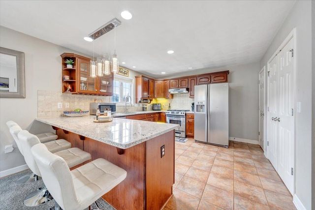 1818 High Gate LN, Salem, VA 24153