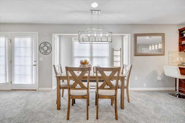 1818 High Gate LN, Salem, VA 24153