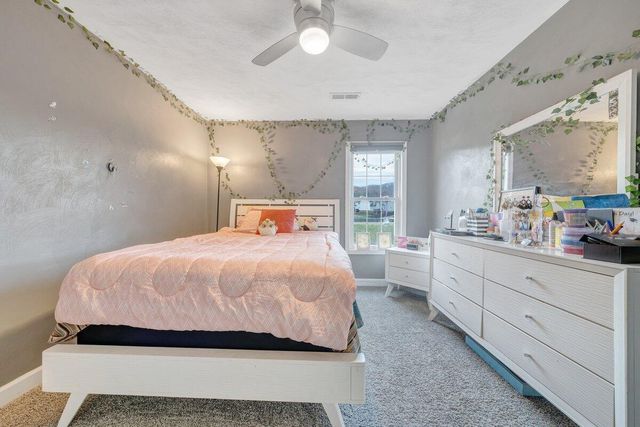 1818 High Gate LN, Salem, VA 24153