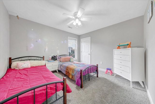 1818 High Gate LN, Salem, VA 24153