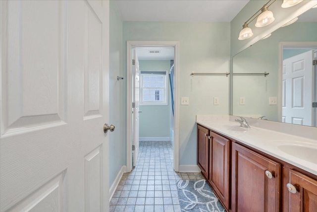 1818 High Gate LN, Salem, VA 24153