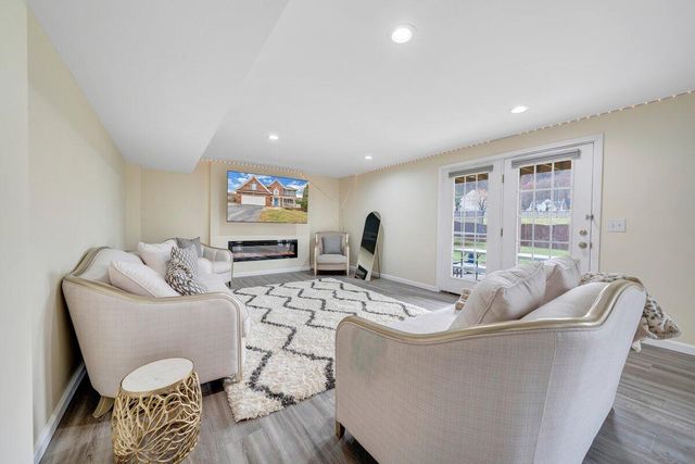 1818 High Gate LN, Salem, VA 24153