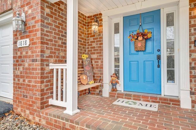 1818 High Gate LN, Salem, VA 24153