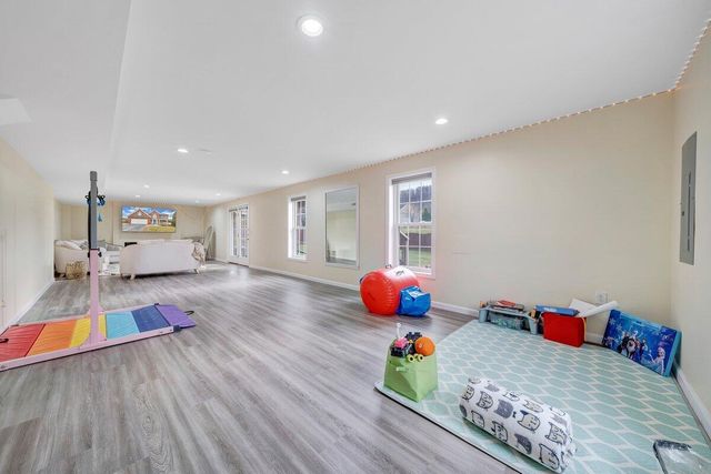 1818 High Gate LN, Salem, VA 24153